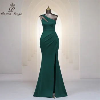 Простое зеленое длинное вечернее платье с высоким разрезом 